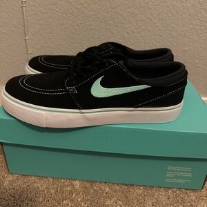 BRAND NEW // Nike SB youth Stefan Janoski